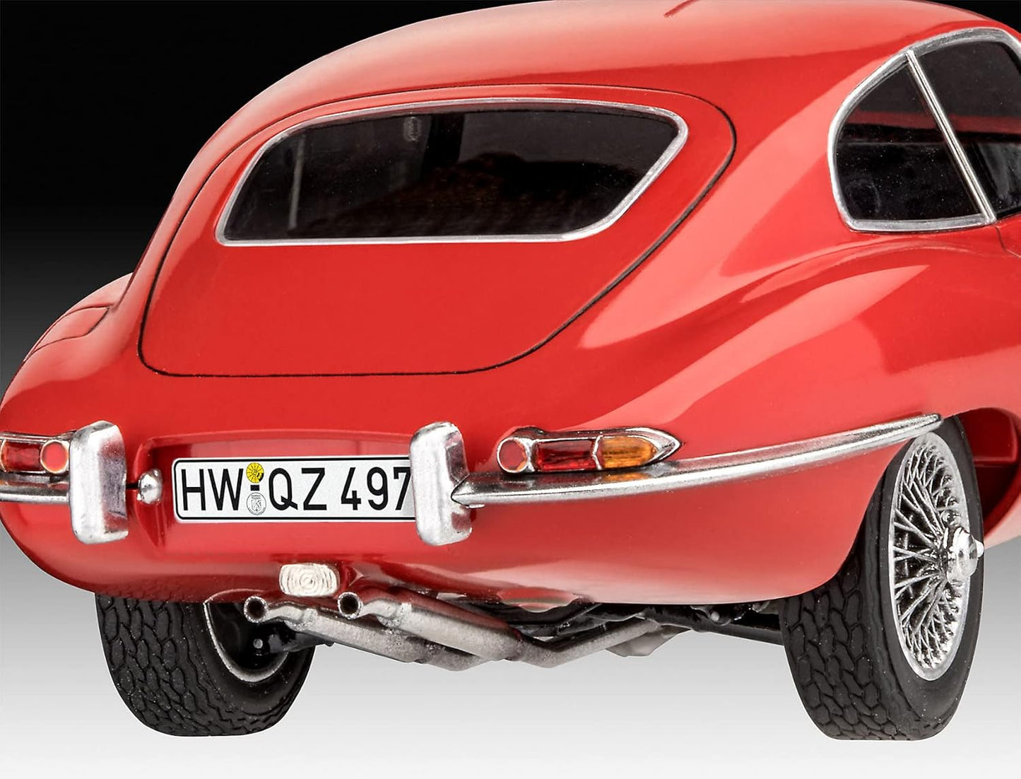 07668 Jaguar E-Type (Coupé) 1:24 Scale Unbuilt/Unpainted Plastic Model Kit, Red