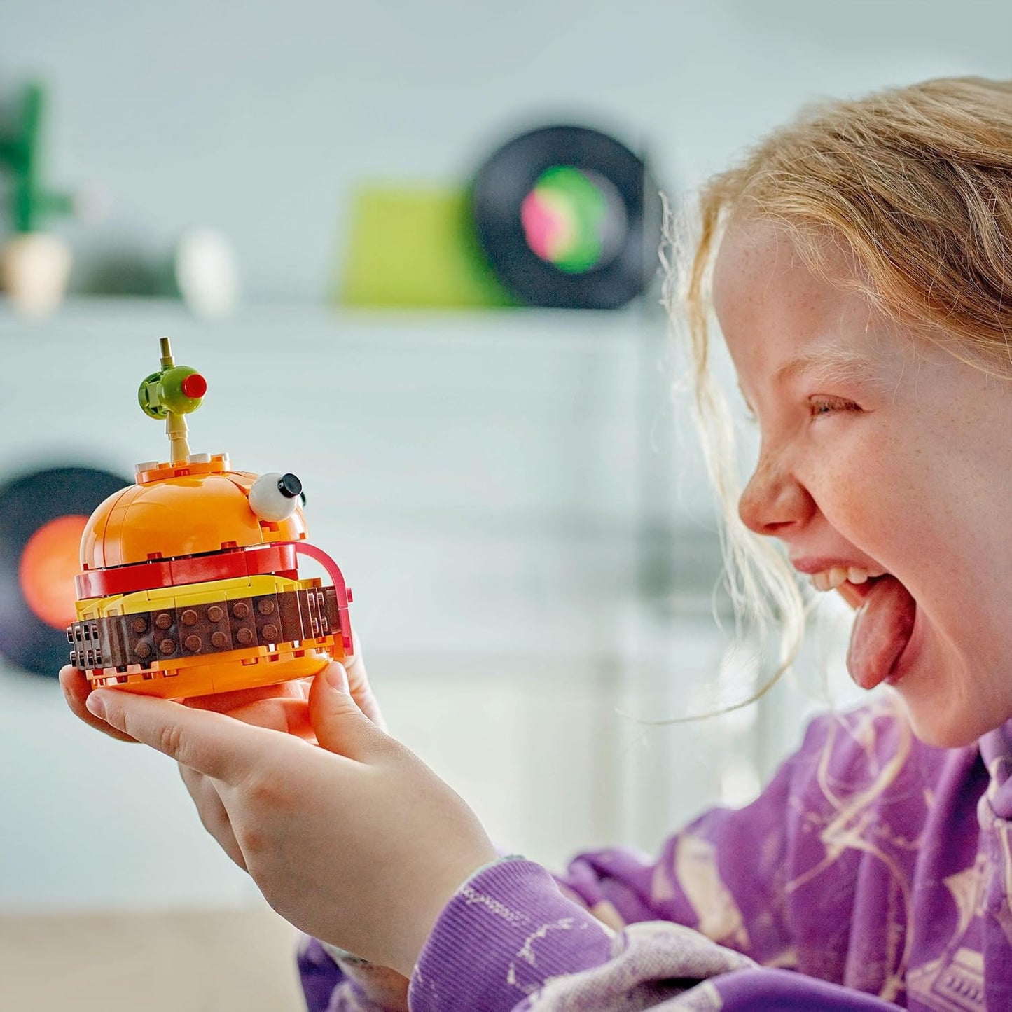 Fortnite Durrr Burger Set, Video Game Character Building Toy for 9 plus Year Old Boys & Girls, Collectible Figure, Creative Birthday Gift for Kids, Teens and Gamers 77070