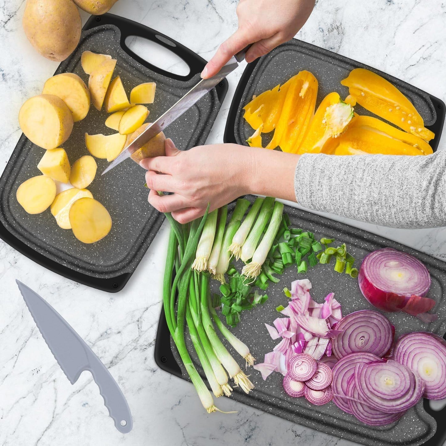 Chopping Board Set of 3, Small to Large, Chopping Boards for Kitchens with Non-Slip Feet and Deep Drip Juice Groove, Easy Grip Handle, BPA Free, Dishwasher Safe Cutting Board (Black)