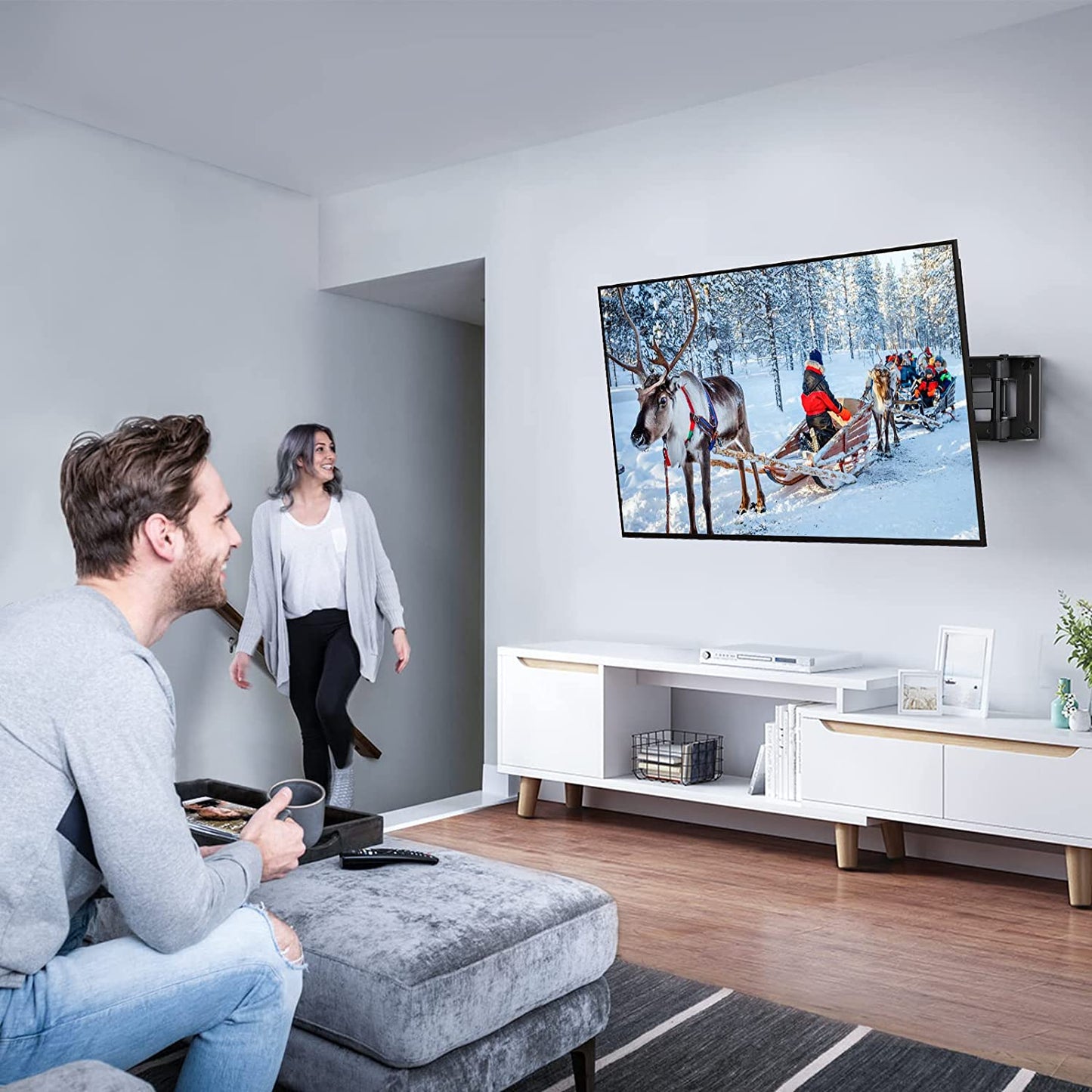 TV Wall Bracket, Swivel Tilt TV Wall Mount for 26-65 Inch Flat & Curved TV up to 45Kg, TV Bracket Max VESA 400X400Mm