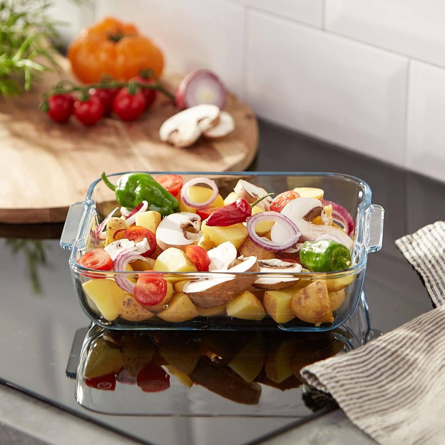 Square Glass Roasting Dish, Clear, Size: 21 X 21 Cm, Glass Square Roaster, Oven Baking Dish, Highly Thermal Resistant: Oven, Microwave & Dishwasher Safe, GD029