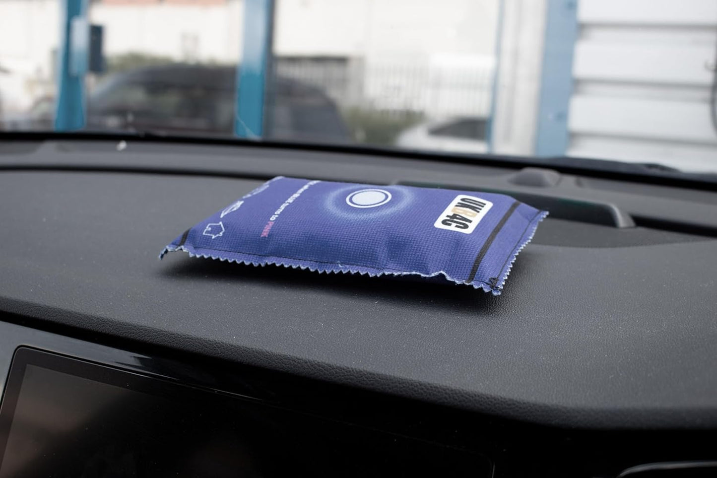Reusable Car Dehumidifier Silica Gel Moisture Absorber to Eliminate Foggy and Condensation on Windscreen Moisture Damp Absorber for Caravan & Van 350G Moisture Trap Bags (Pack of 2)
