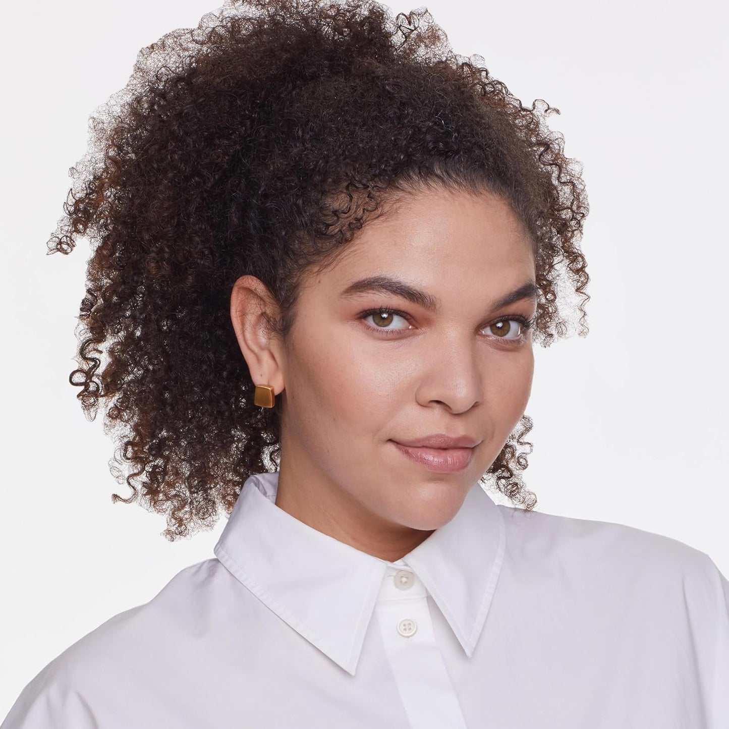 True Match Liquid Foundation, Skincare Infused with Hyaluronic Acid, SPF 16, Available in 40 Shades, 3N Creamy Beige, 30 Ml