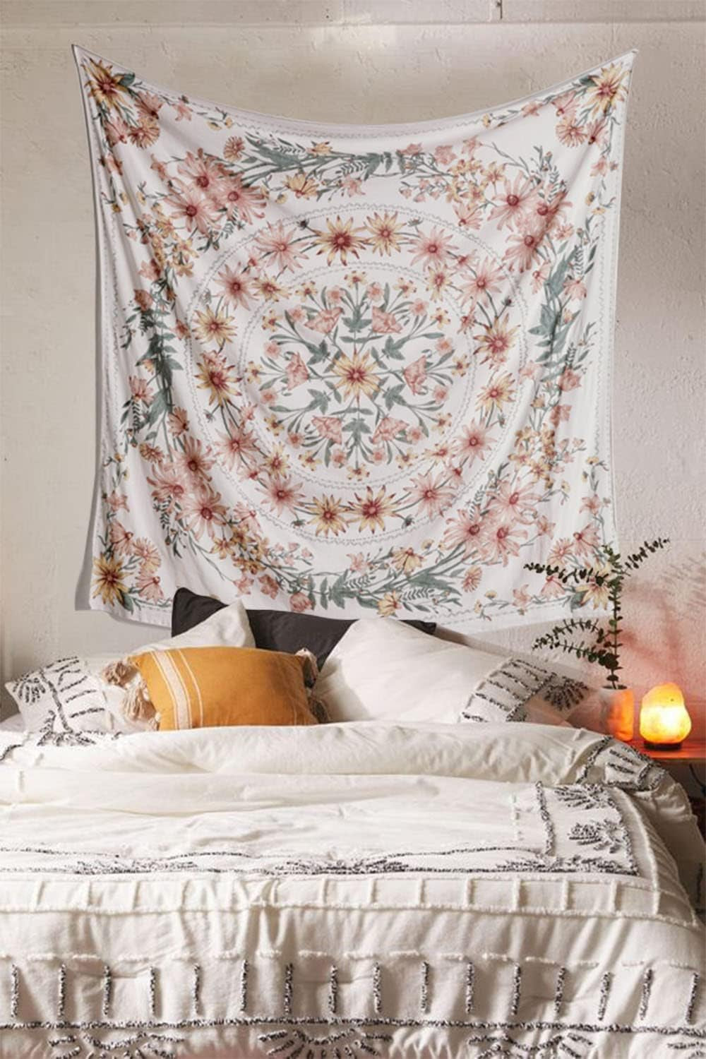 Beige Bohemian Tapestry Wall Hanging, Mandala Flower Medallion Hippie Tapestry with White Aesthetic Wreath Design, Psychedelic Hippie Wall Decoration Ceiling for Bedroom Dorm 150 X 170 Cm