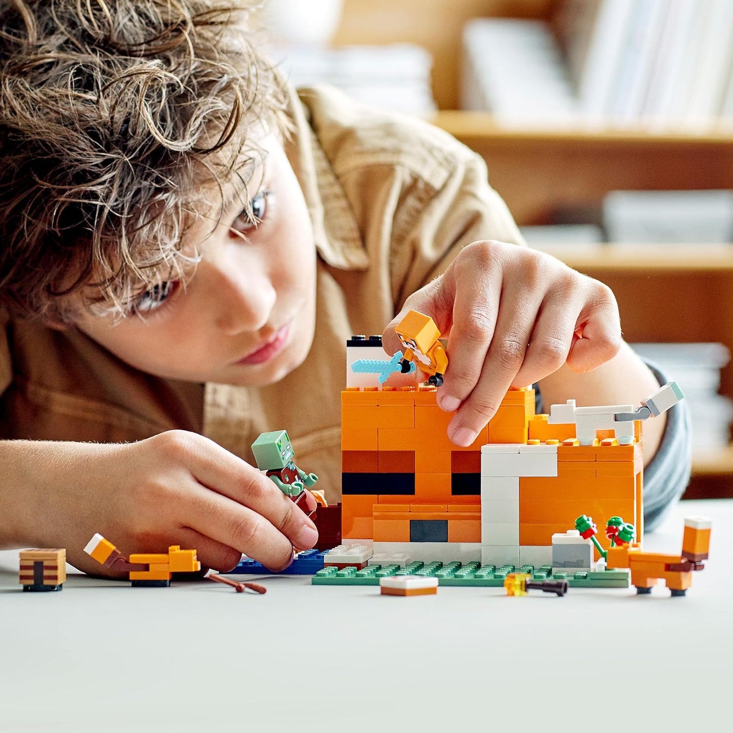 21178 Minecraft the Fox Lodge House, Animal Toys, Birthday Gifts for Kids, Boys and Girls Age 8 plus Years Old, with Drowned Zombie Figure
