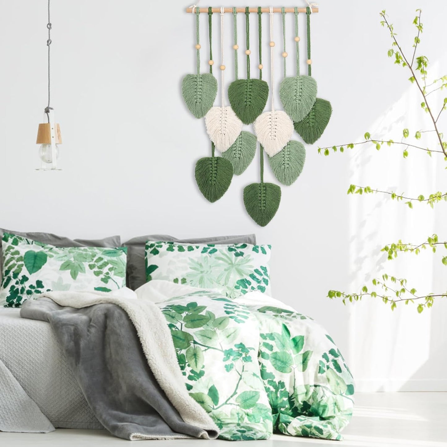 Macrame Wall Hanging Green Leaf Tassel Tapestry Boho Chic Wall Decor Handmade Woven Cotton Rope Tapestry Aesthetic Bohemian Wall Art for Bedroom Living Room Office Apartment Ornament