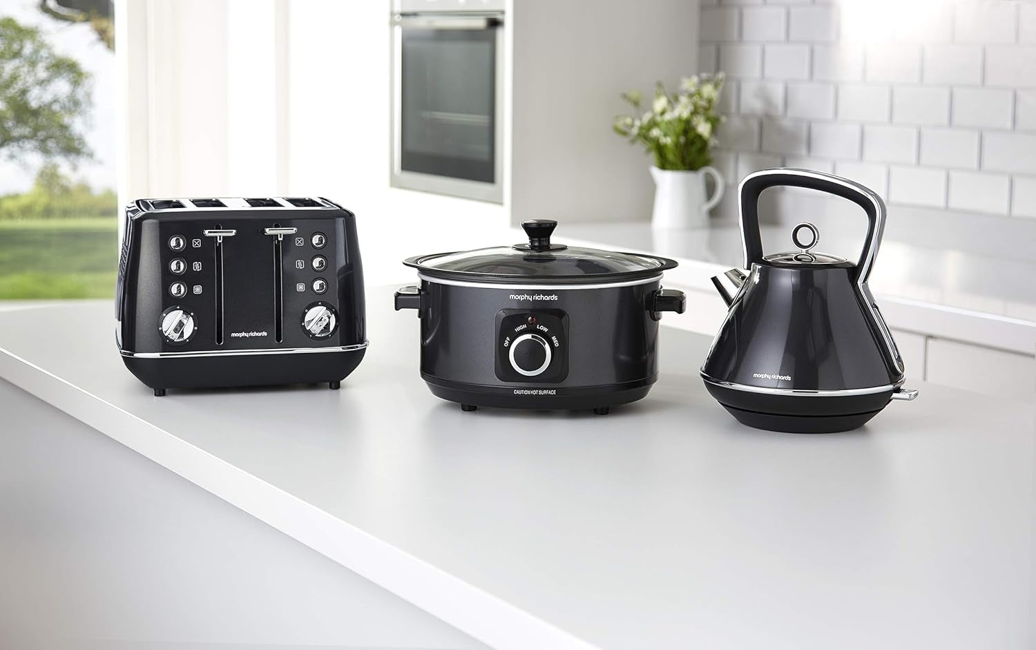3.5L Sear & Stew Slow Cooker, Shatter Resistant Aluminium Pot, 3 Heat Settings, Hob Proof, Easy Clean, 163W, Black, 460012