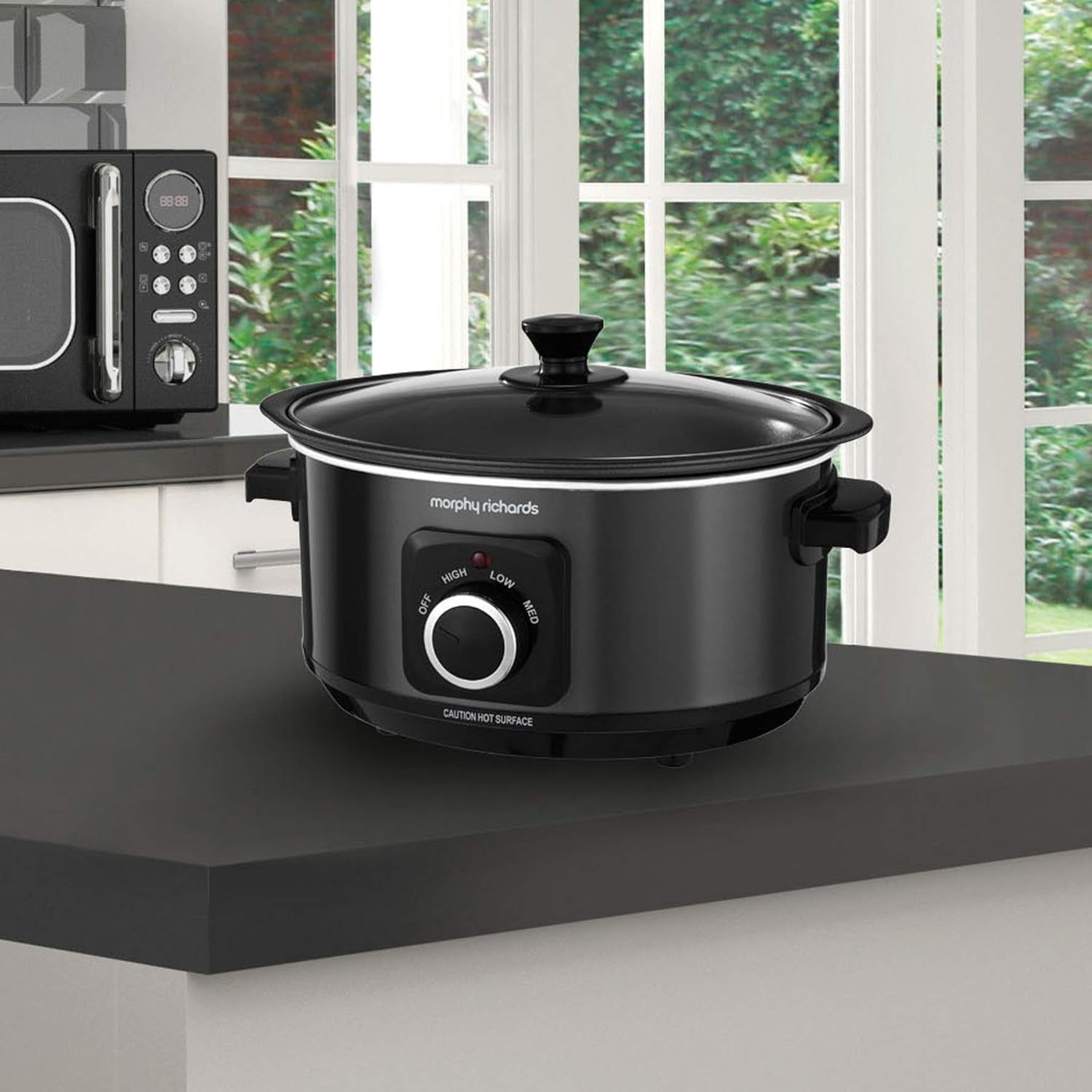 3.5L Sear & Stew Slow Cooker, Shatter Resistant Aluminium Pot, 3 Heat Settings, Hob Proof, Easy Clean, 163W, Black, 460012