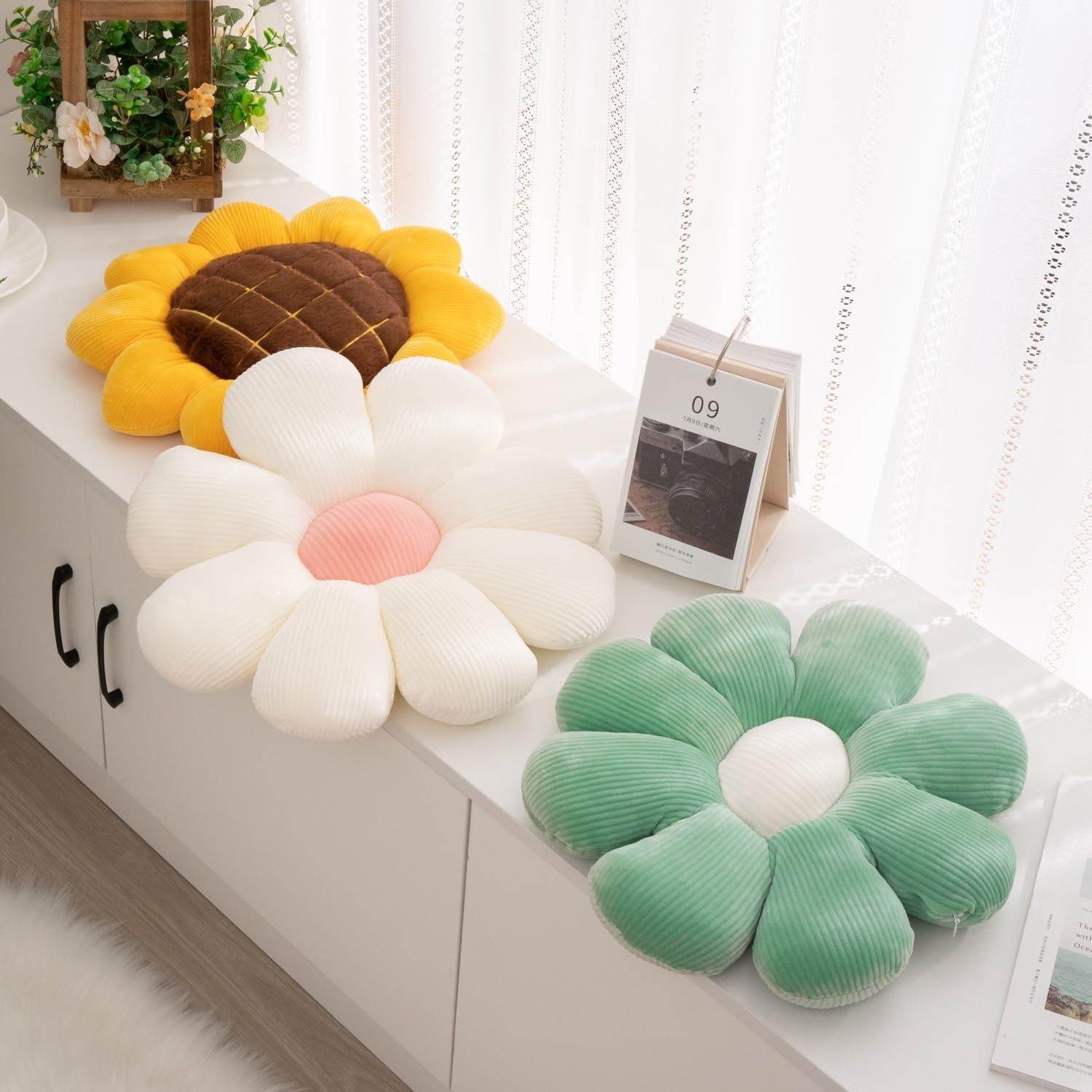 2Pcs Daisy Flower Pillow Throw Pillows, Cute Aesthetic Preppy Room Decor Flower Cushion Floor Cushions for Girls Bedroom Sofa Chair (Pink & White, 38X38Cm)