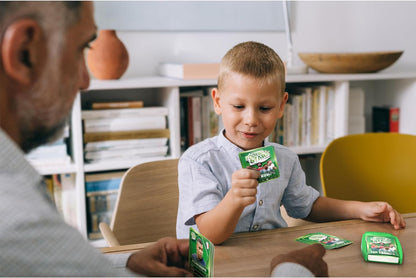 World Football Stars Specials Card Game Green, Play with Lionel Messi, Neymar and Harry Kane, Educational Gift and Toys for Ages 6 Plus